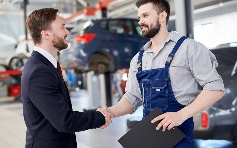mechanic-shaking-hands-with-businessman-small.jpg mechanic-shaking-hands-with-businessman-small.jpg